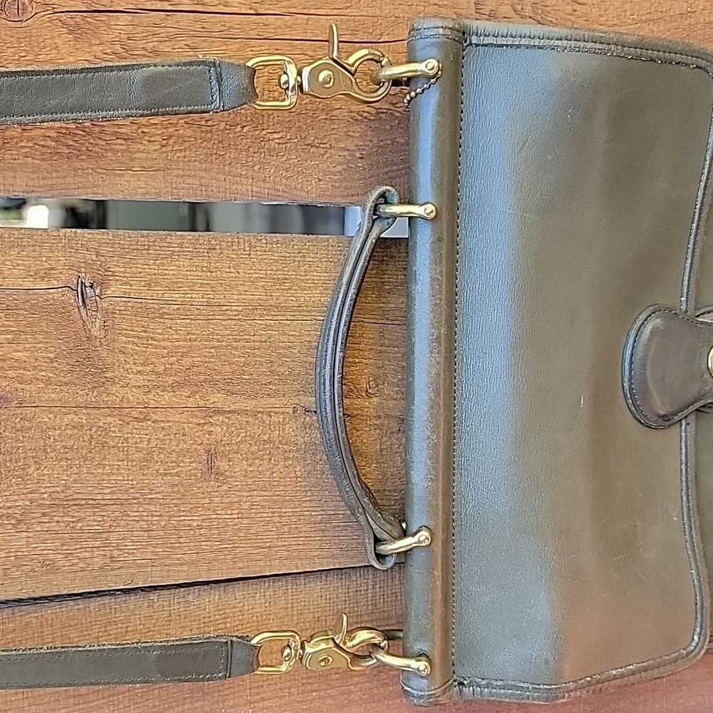 Classic Coach Olive Green Willis Leather Men's Bag - Picture 2 of 16